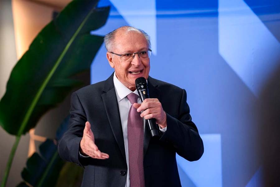 Foto: Júlio César Silva/MDIC... Leia mais em https://www.cartacapital.com.br/politica/reducao-da-jornada-de-trabalho-e-uma-tendencia-mundial-diz-alckmin/. O conteúdo de CartaCapital está protegido pela legislação brasileira sobre direito autoral. Essa defesa é necessária para manter o jornalismo corajoso e transparente de CartaCapital vivo e acessível a todos